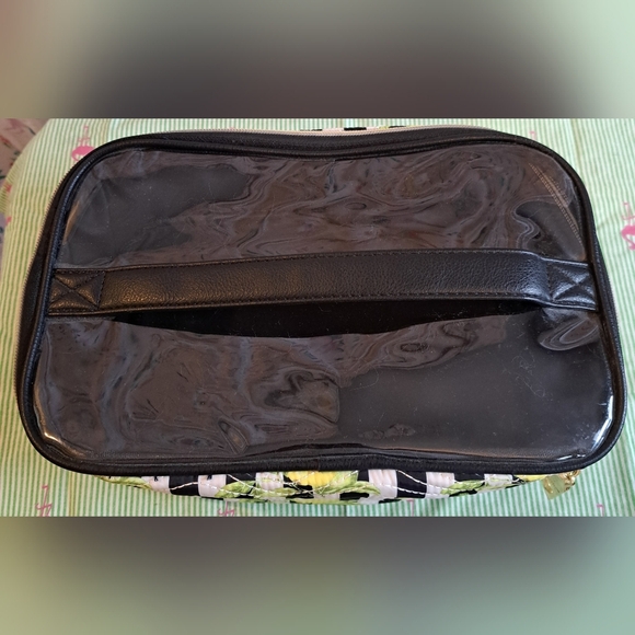 Y2K Betsey Johnson Large Travel Cosmetic Makeup Case w/ Lemon Print & Handle - Picture 6 of 10